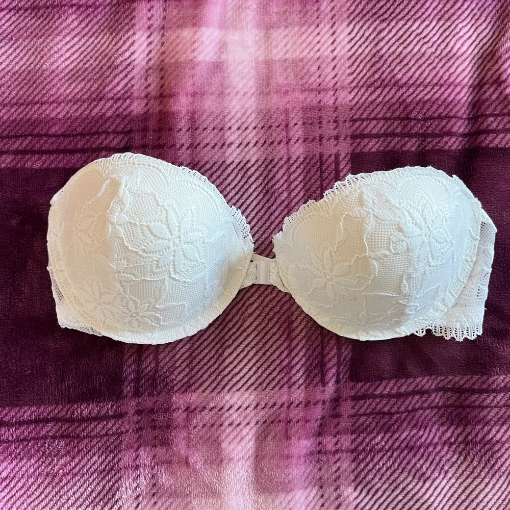 White Lace Strapless Bra